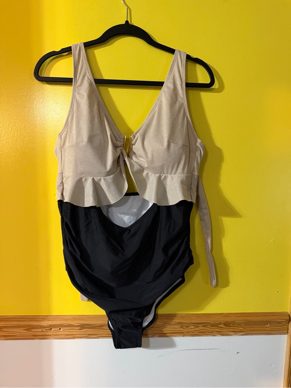 Women's Two-Tone Ruffle One-Piece Swimsuit — Cream and Black